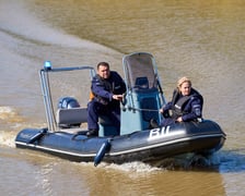 Patrol policyjny na Odrze we Wrocławiu