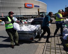 Worki z piaskiem można przywieźć na Tarczyński Arena Wrocław