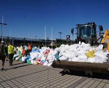Worki z piaskiem można przywieźć na Tarczyński Arena Wrocław