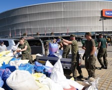 Worki z piaskiem można przywieźć na Tarczyński Arena Wrocław