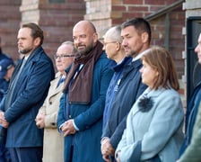 Flota dolnośląskiej policji powiększyła się o 12 pojazdów z napędem hybrydowym