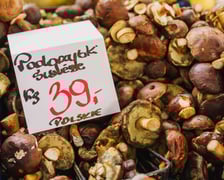 Stoiska z grzybami w Hali Targowej we Wrocławiu