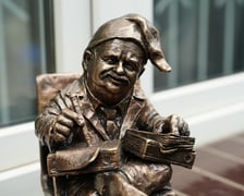 <p>Odsłonięcie Krasnala Praw Człowieka przy biurze Pełnomocnika Terenowego Rzecznika Praw Obywatelskich we Wrocławiu przy ul. Wierzbowej 5</p>