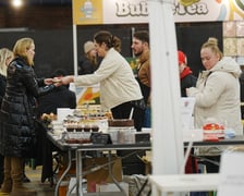 Na festiwalu Kupuj Świadomie w Czasoprzestrzeni można wybierać m.in. wśród słodkości, ozdób, ubrań i roślin