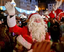Mikołajki na wrocławskim Rynku. Mikołaj, elfy, jarmark i rozświetlona choinka