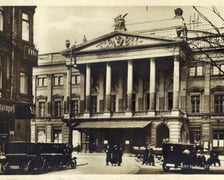 <p>Ulica Świdnicka we Wrocławiu przed II wojną światową. Opera Wrocławska.&nbsp;</p>