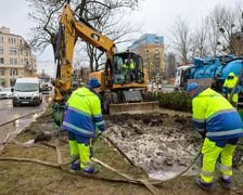 Awaria magistrali wodociągowej przy ul. Zaporoskiej, na miejscu pracują ekipy MPWiK