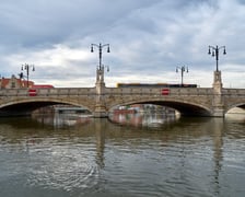 <p>Zimowy rejs po Odrze. Miasto wygląda pięknie, zupełnie inaczej niż latem.</p>