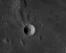 <p>Krater Chladniego na Księżycu</p>