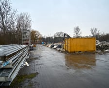 Rozbiórka dawnego marketu przy ul. Średzkiej w Leśnicy