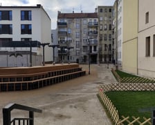 <p>Podw&oacute;rko im. Wszystkich Mieszkańc&oacute;w - projekt, kt&oacute;ry otrzymał dofinansowanie WBO. Obecnie wsp&oacute;łfinansowany r&oacute;wnież przez ZZK</p>
