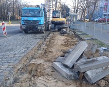 ZDiUM rozpoczął remont sześciu zatok autobusowych wraz z peronami przy ul. Kozanowskiej