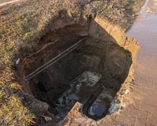 Awaria wodociągu w ul. Strachocińskiej - prace naprawcze