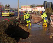 Awaria wodociągu w ul. Strachocińskiej - prace naprawcze