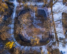 <p>Teren dawnego dworu rodziny Dumlose w Sołtysowicach</p>