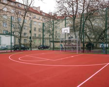 <p>Wyremontowane podw&oacute;rko w kwartale&nbsp;Jaracza &ndash; Orzeszkowej &ndash; Wyszyńskiego - Nowowiejska</p>