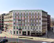 <p>Elewacja frontowa już lśni, pora na dwie boczne</p>