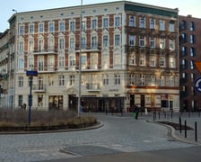 <p>Remont przy Wrocławczyka - kamienica numer 37 z odświeżoną elewacją frontową</p>