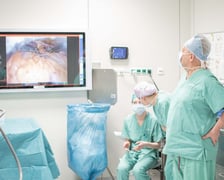 <p>operacja z wykorzystaniem robota Da Vinci</p>