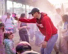 Świetna zabawa w sobotę 29 marca na Świebodzkim - Wroclaw Holi Celebration 2025, czyli Festiwalu Kolorów