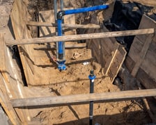 <p>Remont wodociągu pod Inowrocławską - prace wykonane będą metodą crackingu, czyli wykruszania starych rur i wprowadzania nowych</p>