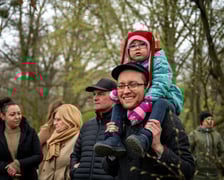 Odsłonięcie figurki krasnala Raciworka przy Kładce Złotnickiej