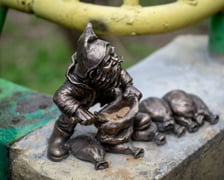 Odsłonięcie figurki krasnala Raciworka przy Kładce Złotnickiej