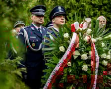 <p>Ostatnie pożegnanie Wojciecha Adamskiego, byłego wiceprezydenta Wrocławia. Uroczystość na cmentarzu Osobowickim. Wrocław, 24.04.2025</p>