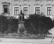 Pomnik Aleksandra Fredry we Lwowie