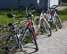 Briefing dotyczący przekazania rowerów z Biura Rzeczy Znalezionych wrocławskiego ZDiUM podopiecznym MOPS