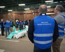 <p>Wybory na Prezydenta Polski 2025 - rozwożenie kart do głosowania po lokalach wyborczych</p>