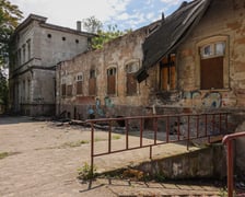 Popadające w ruinę zabudowania dawnego Dworca Górnośląskiego przy ul. Małachowskiego we Wrocławiu