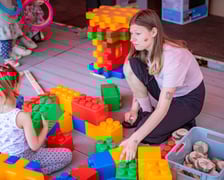 Piknik z okazji Dnia Rodzicielstwa Zastępczego, który odbył się w sobotę 31 maja w parku Grabiszyńskim we Wrocławiu