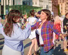 <p>Pierwsza Wrocławska (świętojańska) Potańc&oacute;wka na placu Wolności</p>