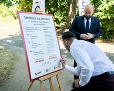 Podpisanie symbolicznej umowy na przebudowę ulicy Powstańców Śląskich, 1 lipca 2025 roku