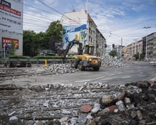 Wymiana rozjazdów tramwajowych na skrzyżowaniu Dubois z Pomorską (Nadodrze), 7 lipca 2025