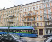 Kamienica Jedności Narodowej 172 po remoncie, lipiec 2025