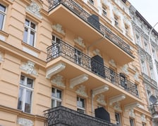 Kamienica Jedności Narodowej 172 po remoncie, lipiec 2025