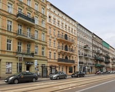 Kamienica Jedności Narodowej 172 po remoncie, lipiec 2025