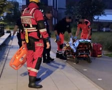 Mężczyzna w fosie miejskiej, akcja ratunkowa