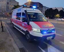 Mężczyzna w fosie miejskiej, akcja ratunkowa