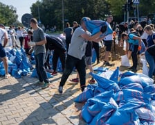 <p>Na zdjęciach sceny z września 2024 po ogłoszeniu alarmu przeciwpowodziowego </p>