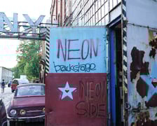 <p>Backstage galerii Neon Side otwarty był przez 2 godziny 20 września. Ale będzie go można zobaczyć raz jeszcze</p>