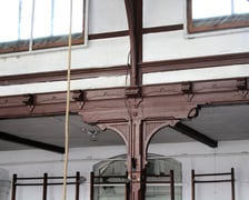 Odsłonięto oryginalne warstwy malarskie wielobarwnego wystroju dawnej XIX-wiecznej sali restauracyjno-tanecznej