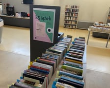 Kiermasz książek w bibliotece przy ul. Grabiszyńskiej we Wrocławiu