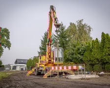 Postęp prac przy budowie kanalizacji na Kłokoczycach we Wrocławiu