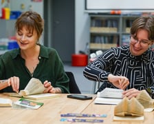 <p>Warsztaty z Book Folding. Noc Bibliotek, Wrocław 17.10.2025</p>