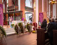 Masza żałobna i pogrzeb kierowcy rajdowego Artura Sękowskiego