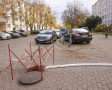 Awaria magistrali: pracownicy przy ul. Żelaznej odpompowują wodę