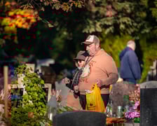 Cmentarz Osobowicki o poranku 1 listopada 2025